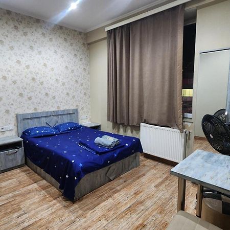 Hotel ,,Mega" Тбілісі Екстер'єр фото