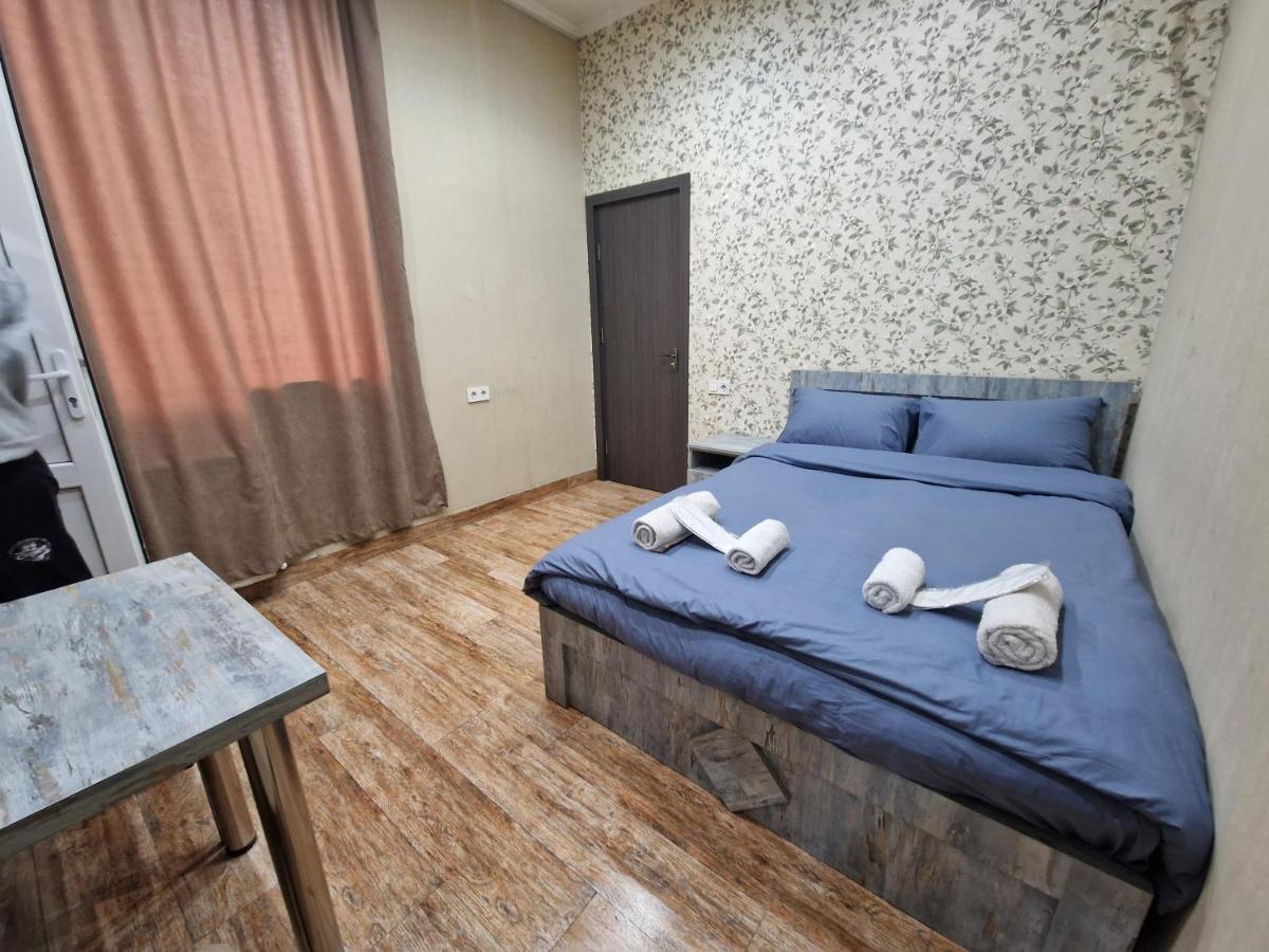Hotel ,,Mega" Тбілісі Екстер'єр фото