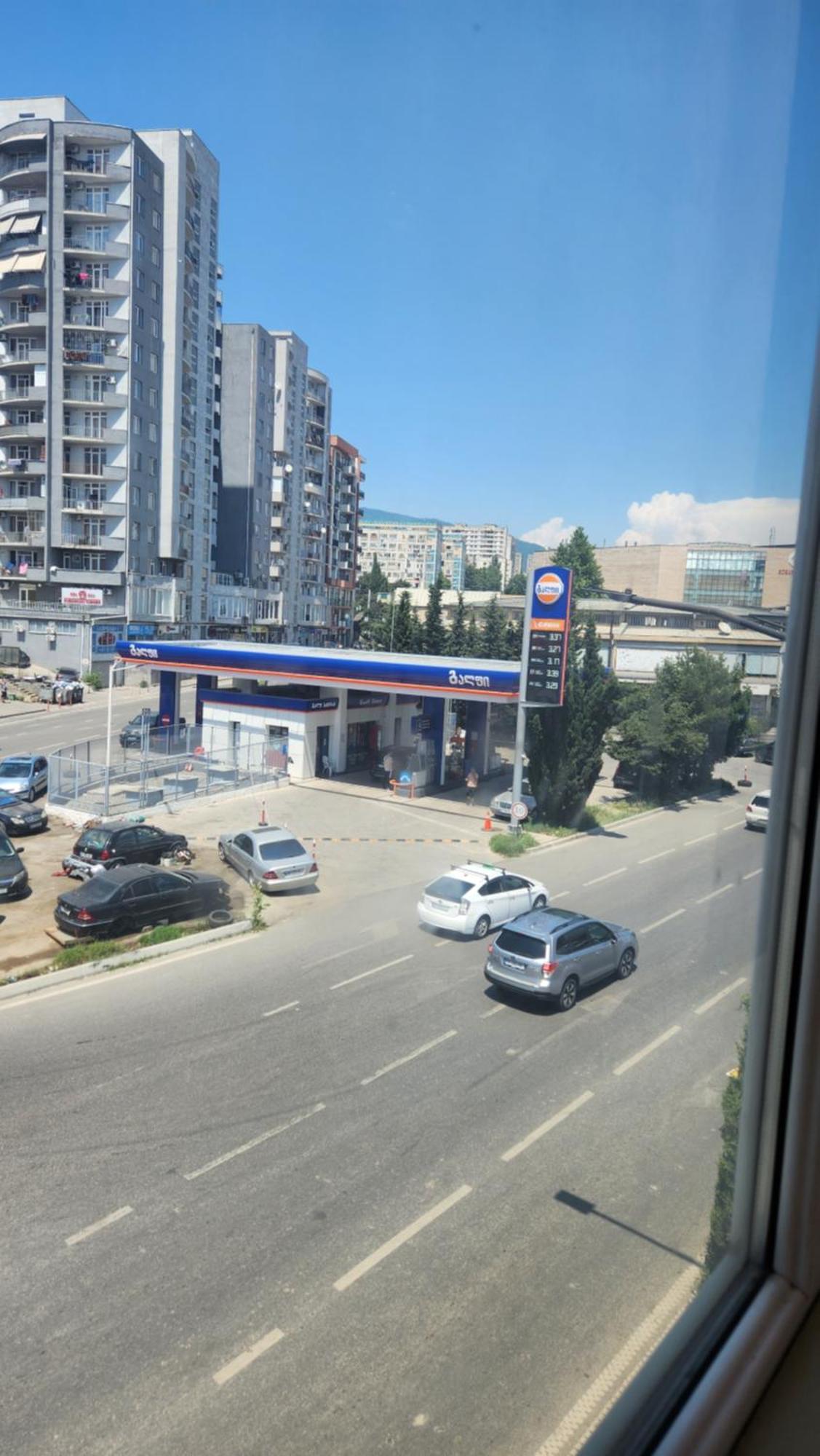 Hotel ,,Mega" Тбілісі Екстер'єр фото