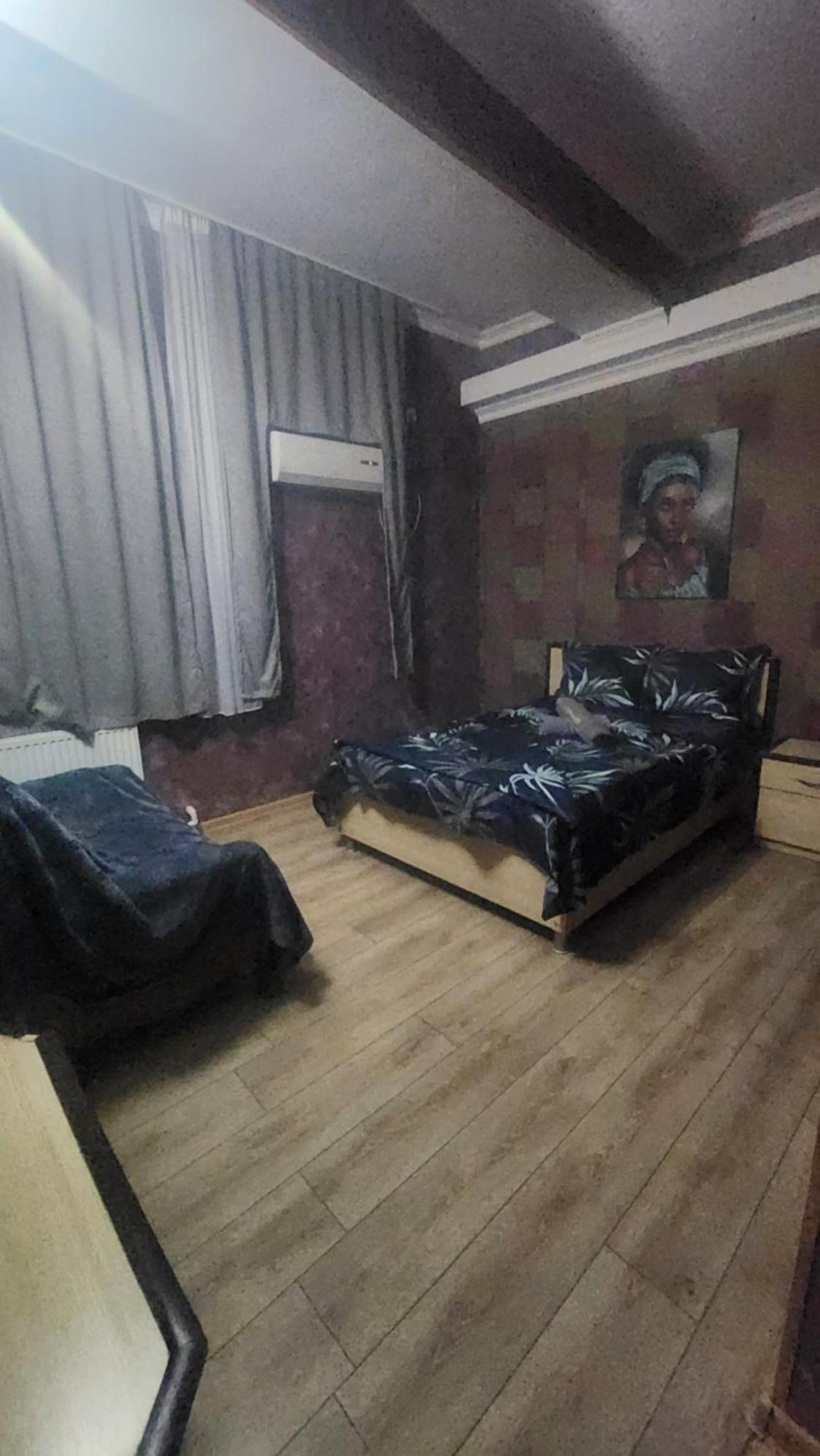 Hotel ,,Mega" Тбілісі Екстер'єр фото