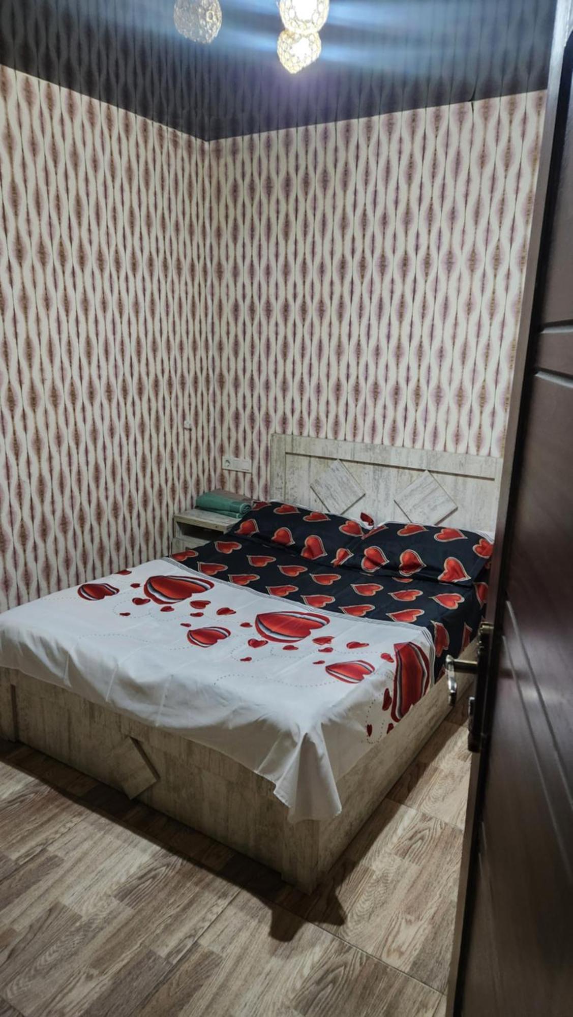 Hotel ,,Mega" Тбілісі Екстер'єр фото