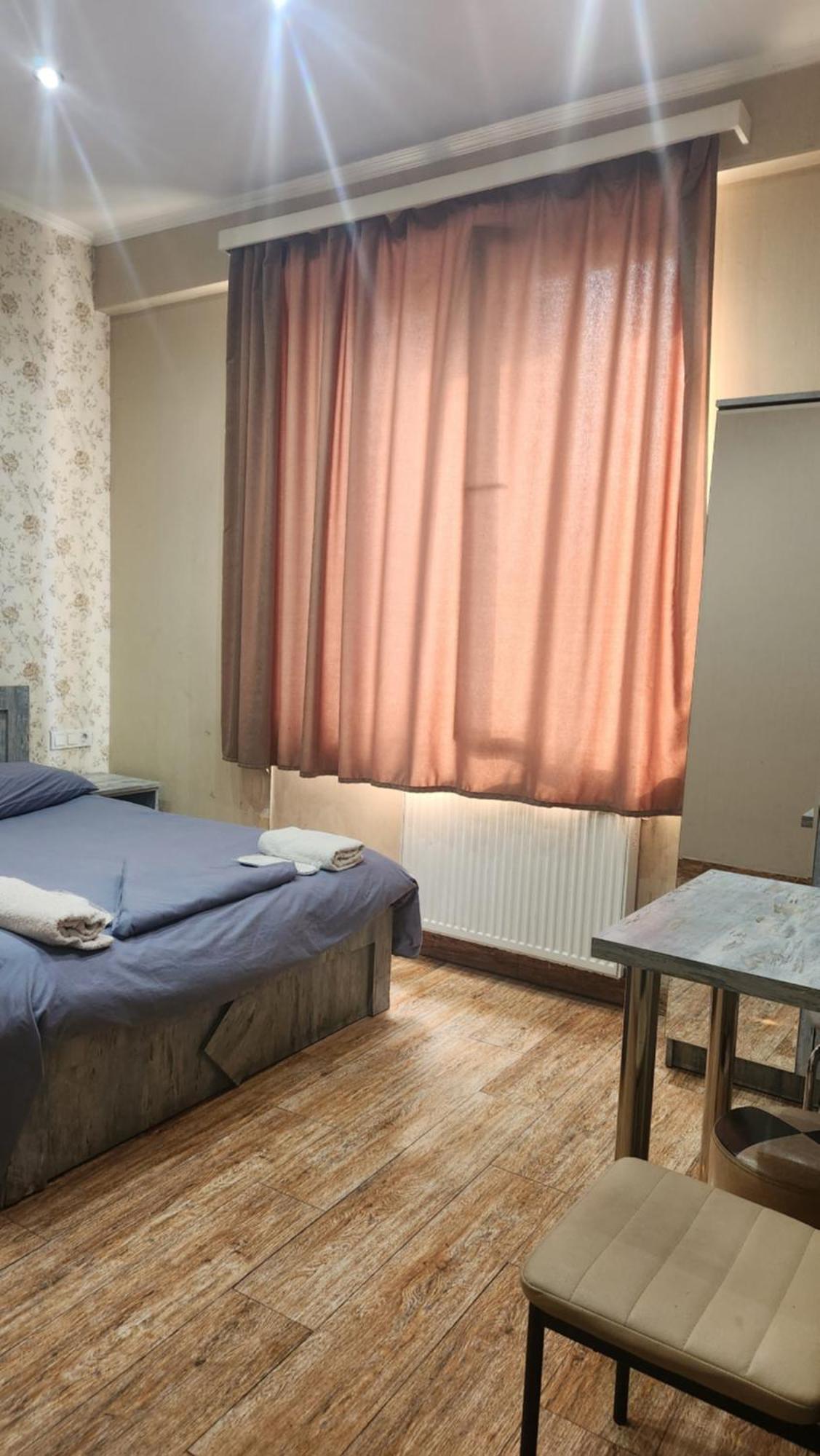 Hotel ,,Mega" Тбілісі Екстер'єр фото