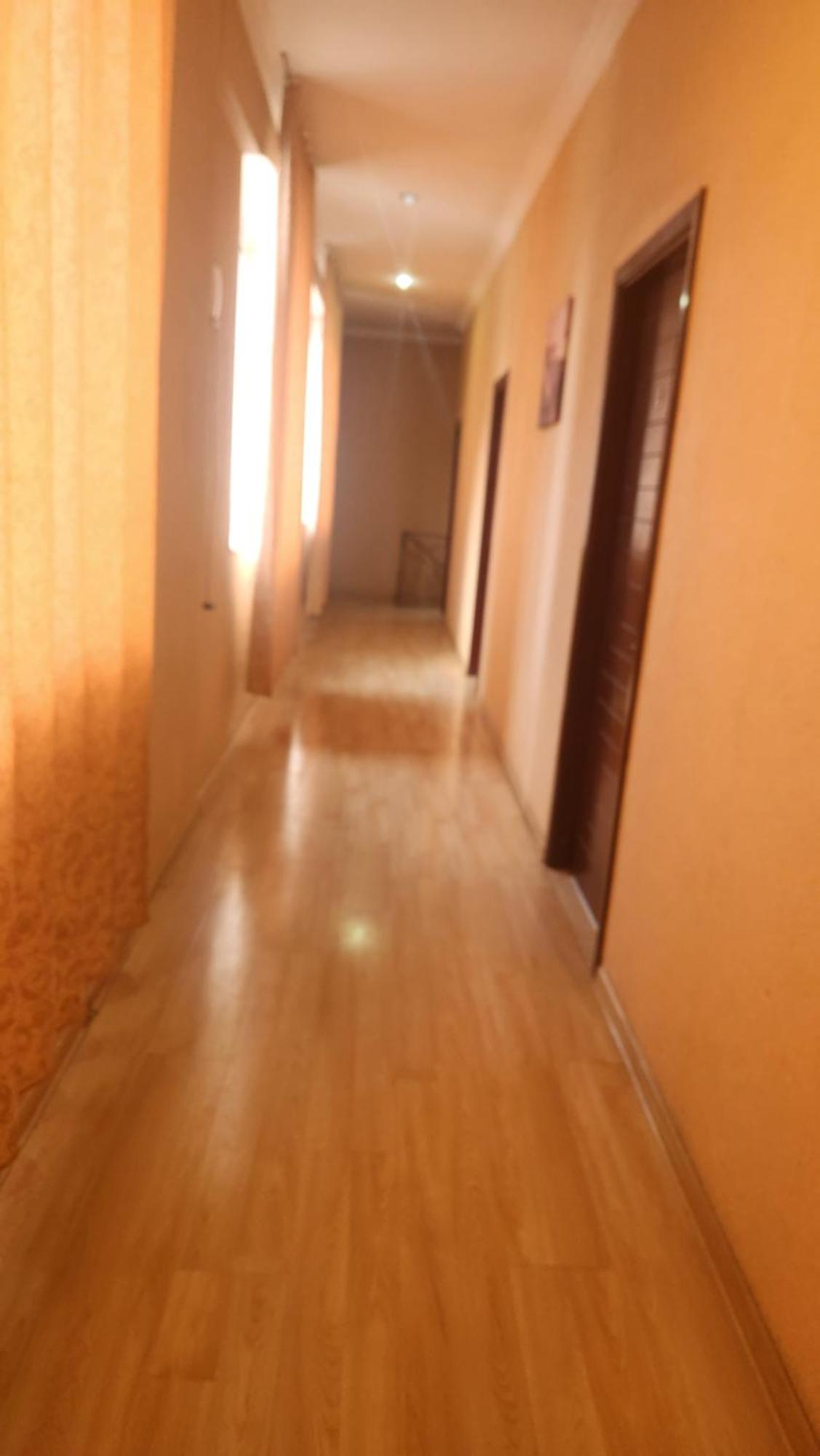 Hotel ,,Mega" Тбілісі Екстер'єр фото