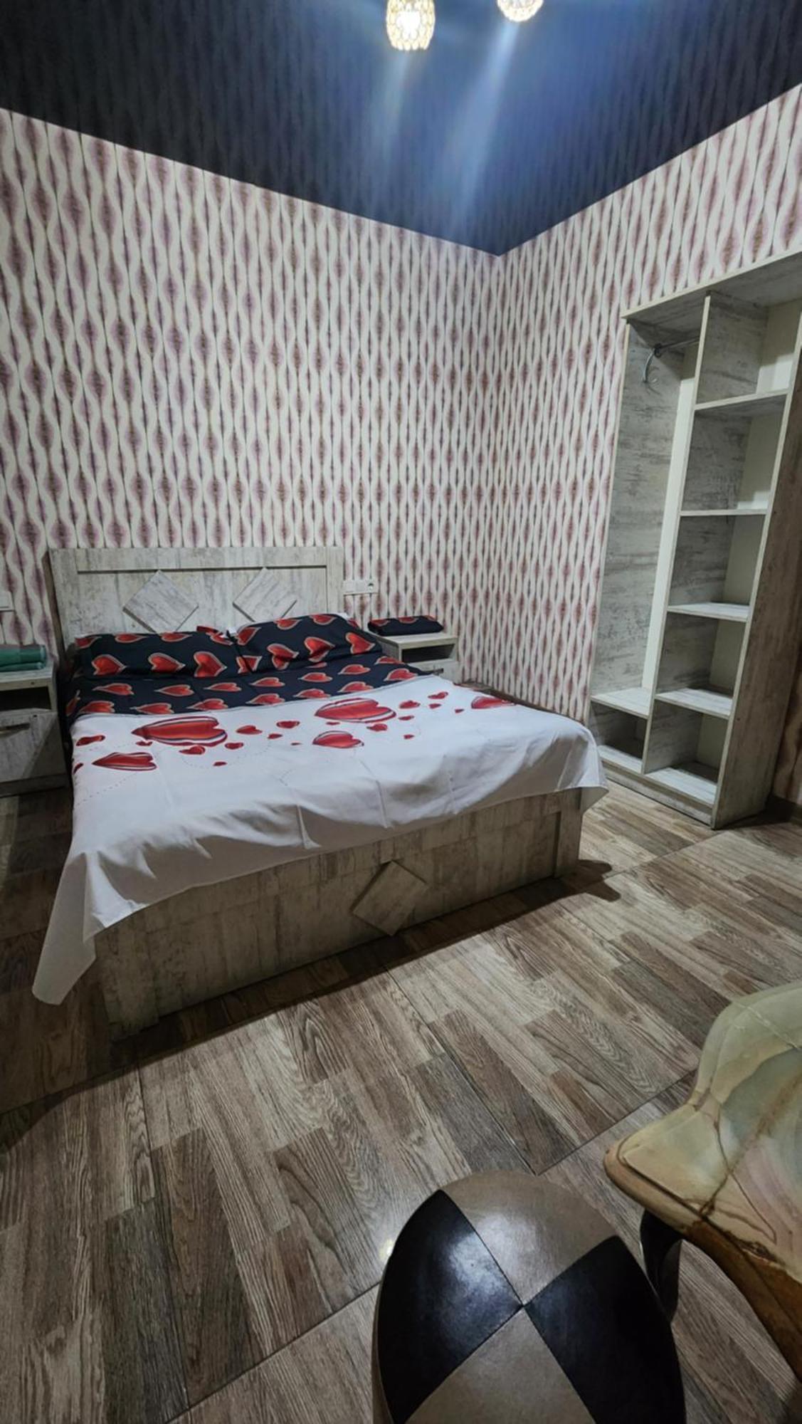 Hotel ,,Mega" Тбілісі Екстер'єр фото