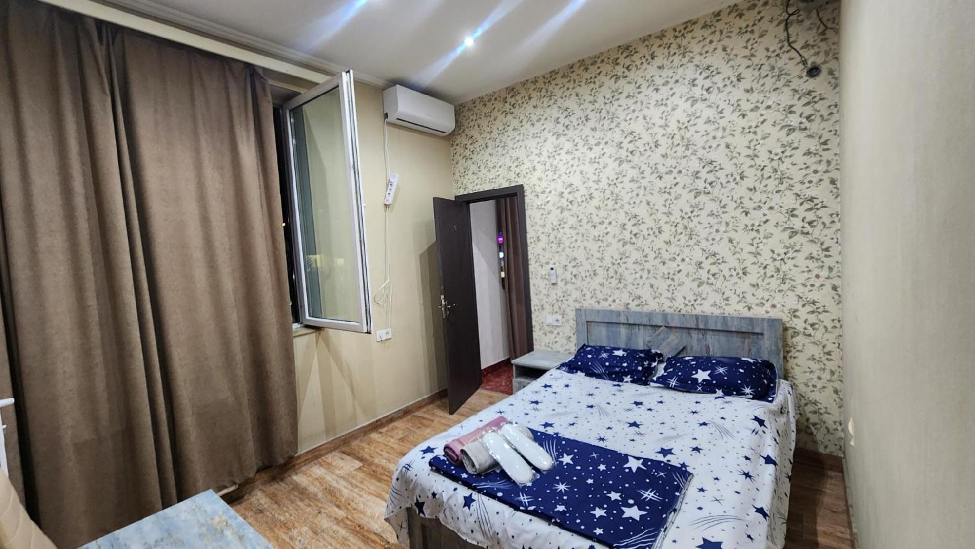 Hotel ,,Mega" Тбілісі Екстер'єр фото